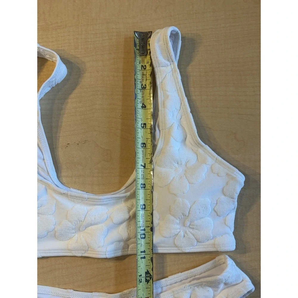 White Floral Textured Bikini Set‎ Women's Size Small 2-Piece Swimsuit